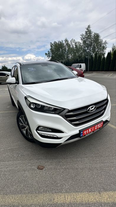 Hyundai Tucson 2015 р. Дизель: 2.0л. Автомат