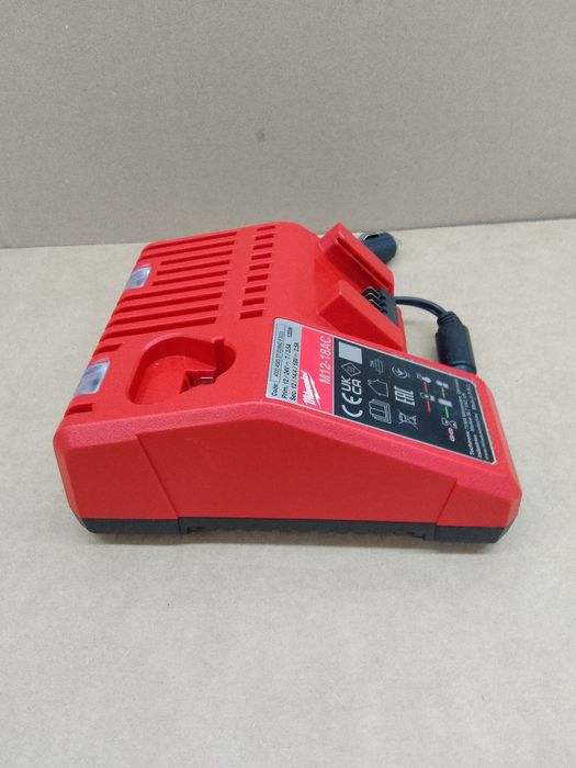 Milwaukee M12-18AC Ładowarka Akumulatorów Baterii Orginał 12/24V