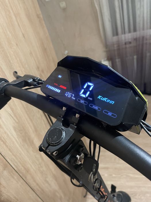 Продам свій електросамокат Kugoo G4 2024 в хорошому стані!!