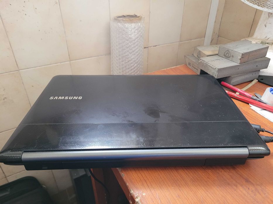 Samsung RC520 Notebook Laptop 15,6" 8GB RAM SSD NVidia Windows 11 HDMi