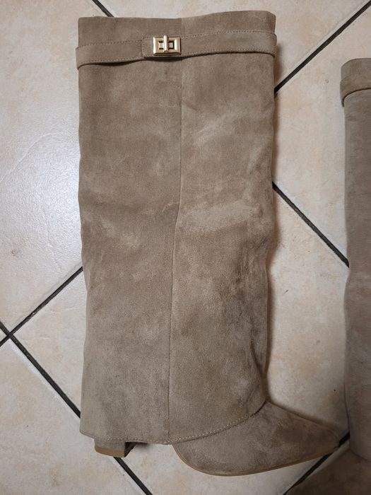 Kozaki zamszowe beżowe 38