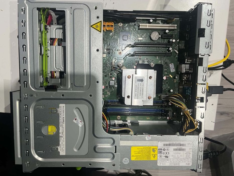 Komputer Fujitsu esprimo e900 0-WATT