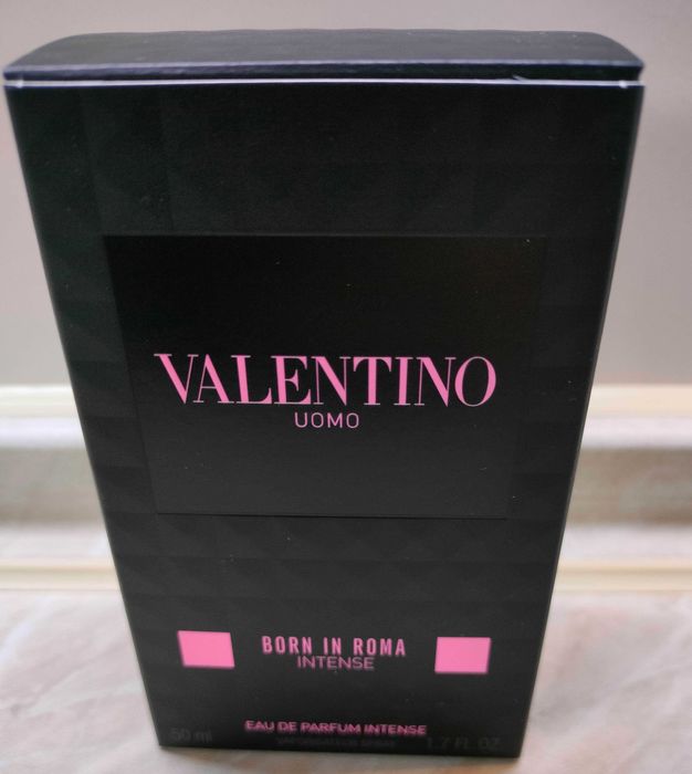 Продаю парфюмированную воду Valentino Born in Roma Uomo Intense 50мл.