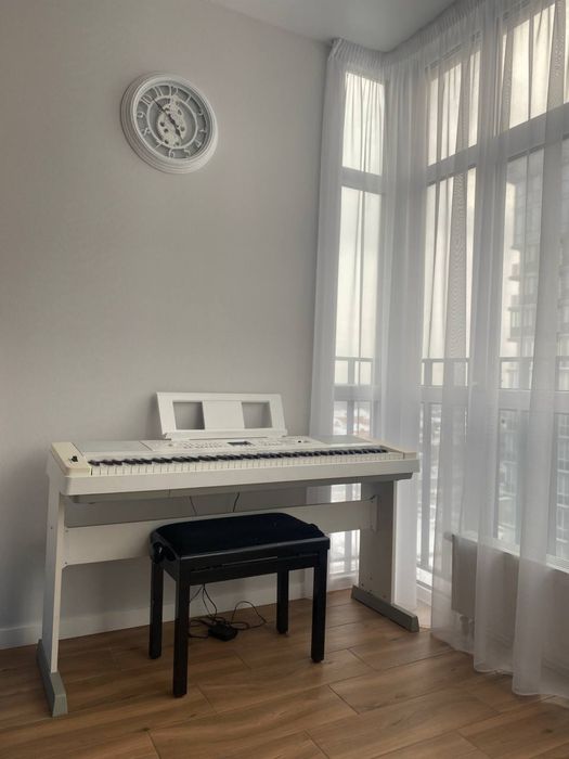 Yamaha DGX-660 + стілець