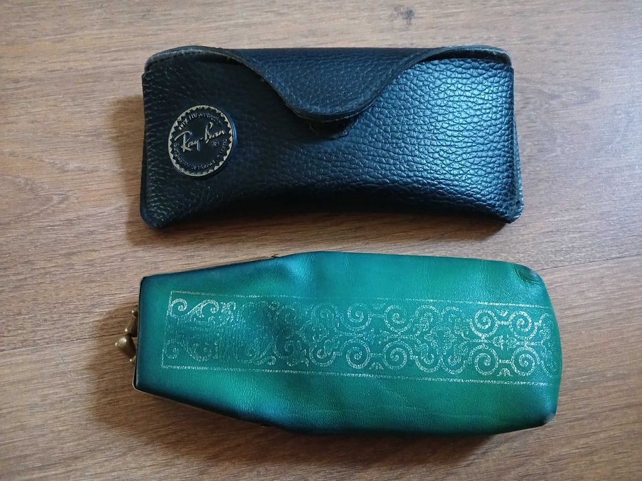 Кожаные  винтажные  чехлы  от  очков