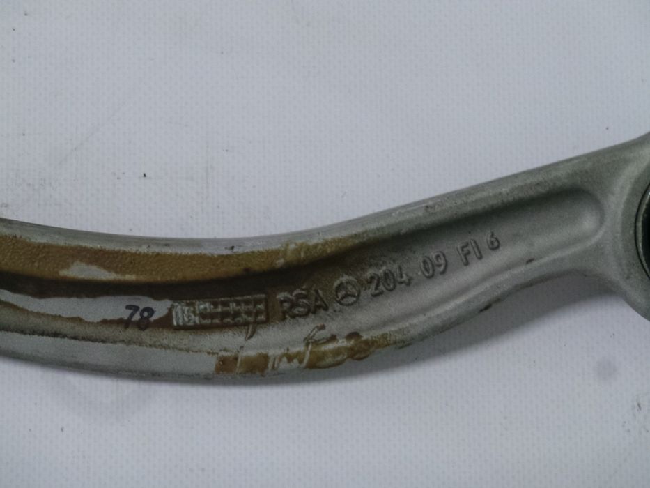 Braço Mercedes-Benz C-Class Ref: 0004686