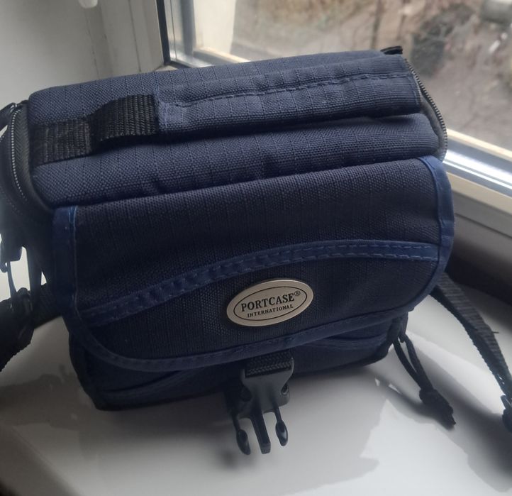 Сумочка кофр для дисковой видеокамеры.