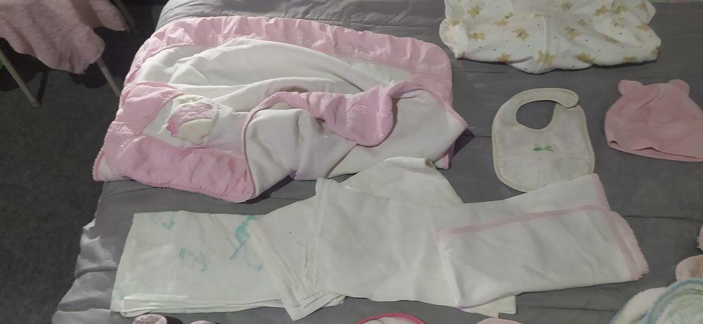 Vendo roupa de bebé menina