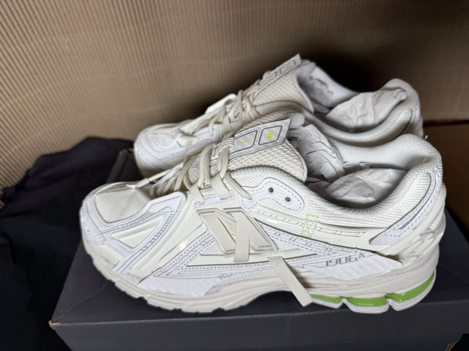 New balance biale