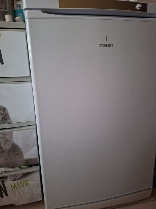 Морозильна Камера Indesit 100.001,гарний стан !
