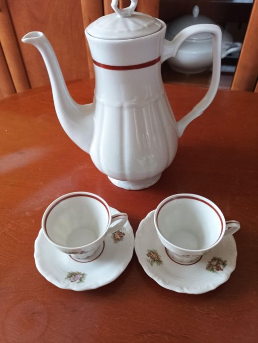 Zestaw porcelany Bogucice PRL – dzbanek + 2 filiżanki ze spodkami