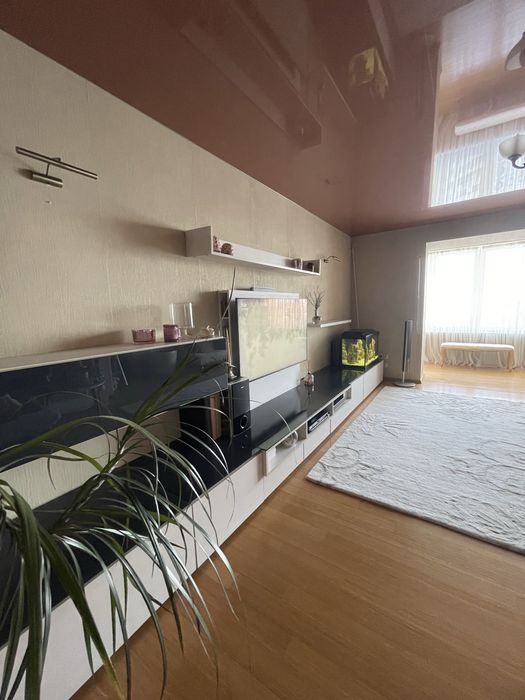 3-кімн. Квартира 100 м.кв (р-н Панчішна ф-ка)