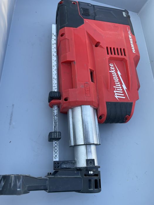 Milwaukee M12 UDEL Odsysacz do młotków M12 UDEL, rok 2023
