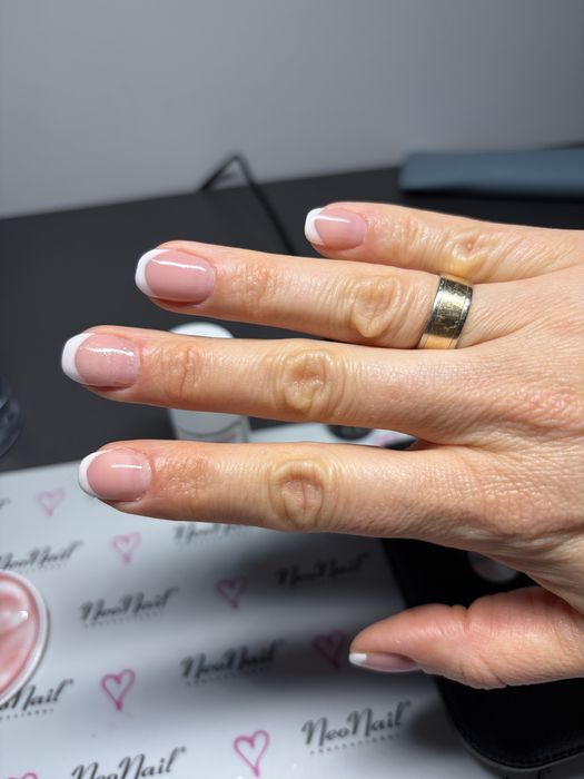 Manicure hybrydowy, żele