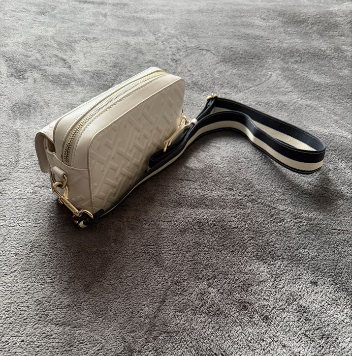 Сумка TOMMY HILFIGER кроссбоді