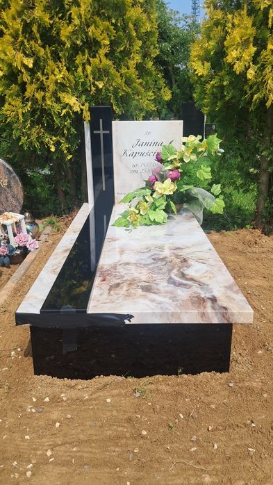 Nagrobek kompozytowy z podwójną tablica. Montaż  gratis cały kraj!