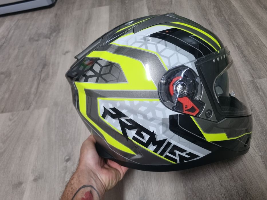 Capacete marca premier