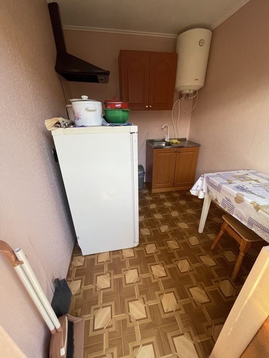 Світязь кімнати подобово