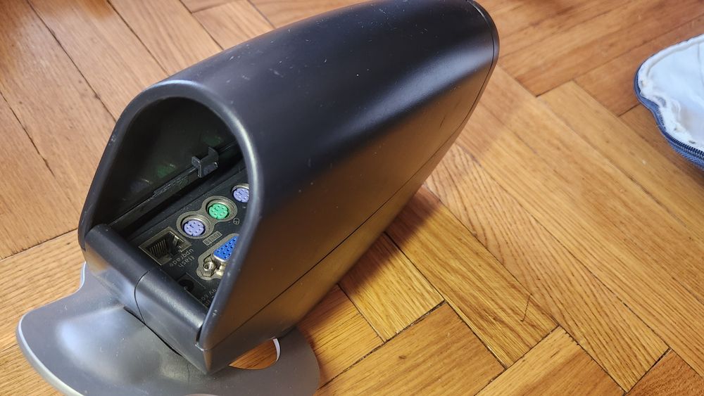 KVM switch Belkin F1DS104T професійний з аудіо