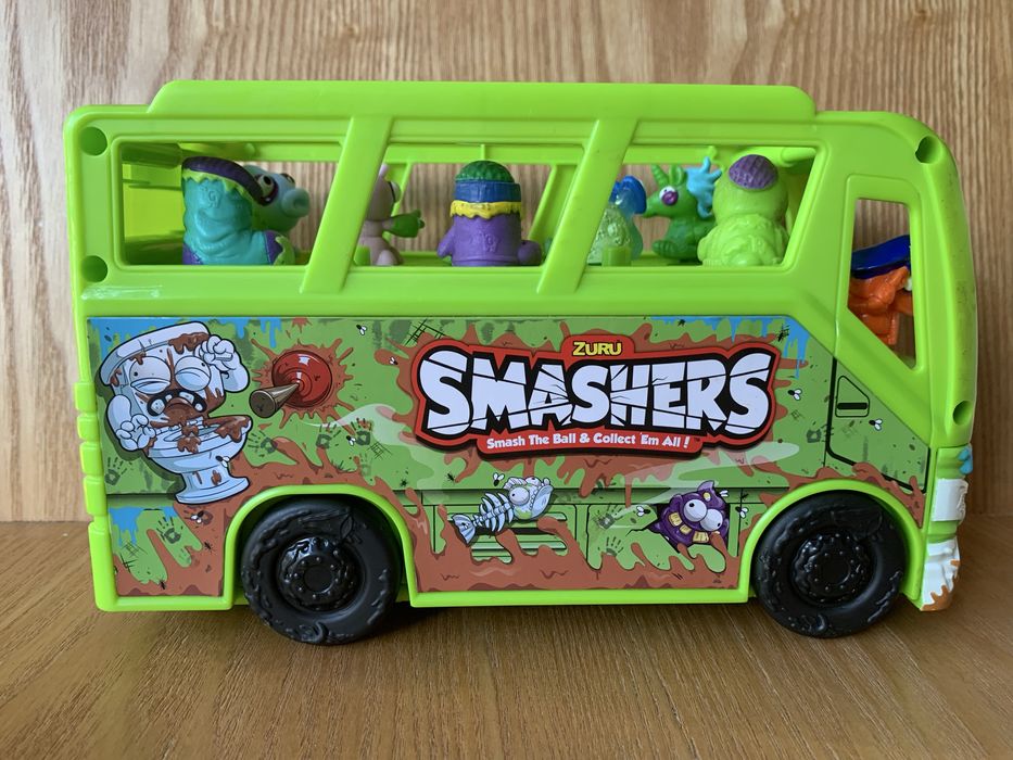 Smashers da Zuru (camião + 12 bonecos)