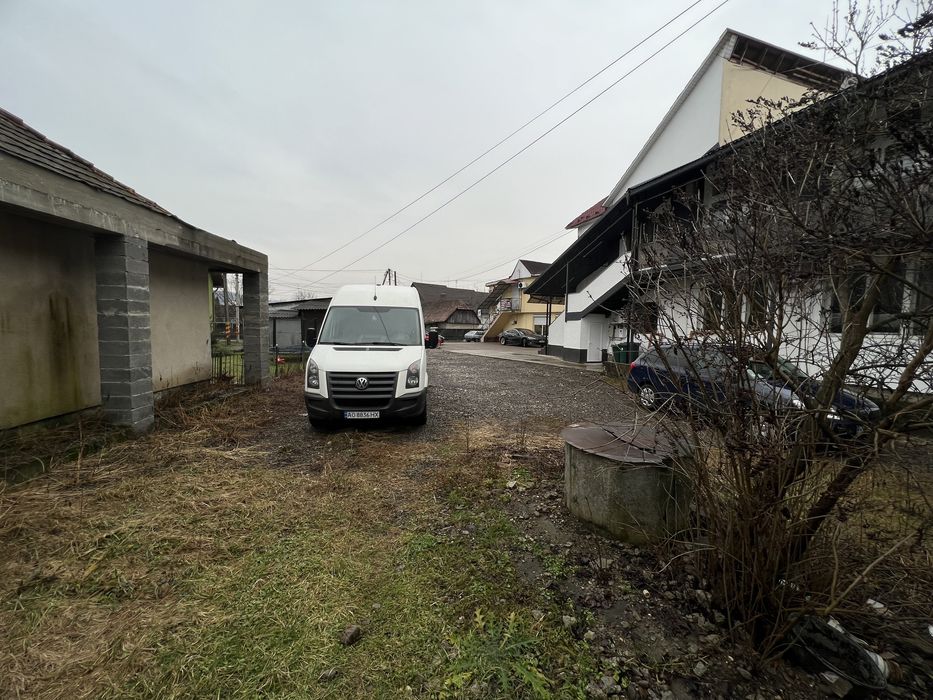 Продам будинок із земельною ділянкою в центрі Іршави