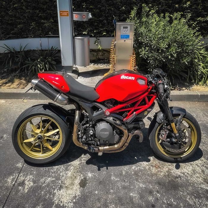 Ducati Monster 1100EVO
