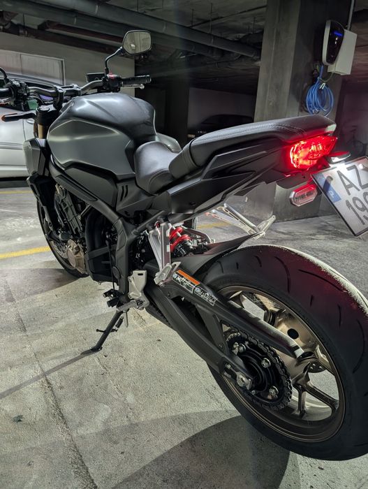 Honda Cb650r 2023 - Gray - 2500kms