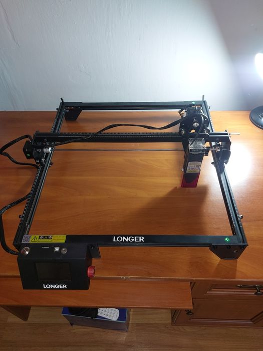 LONGER Ray5 10W – Grawerka laserowa z ekranem dotykowym i trybem offline