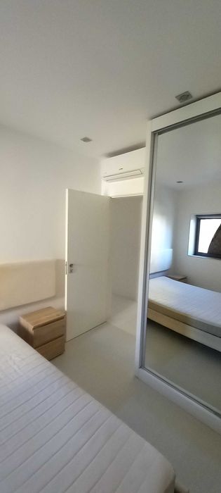 T2 Renovado Rua Do Lugarinho Equipado Com Ar Condicionado 223M€ Venda