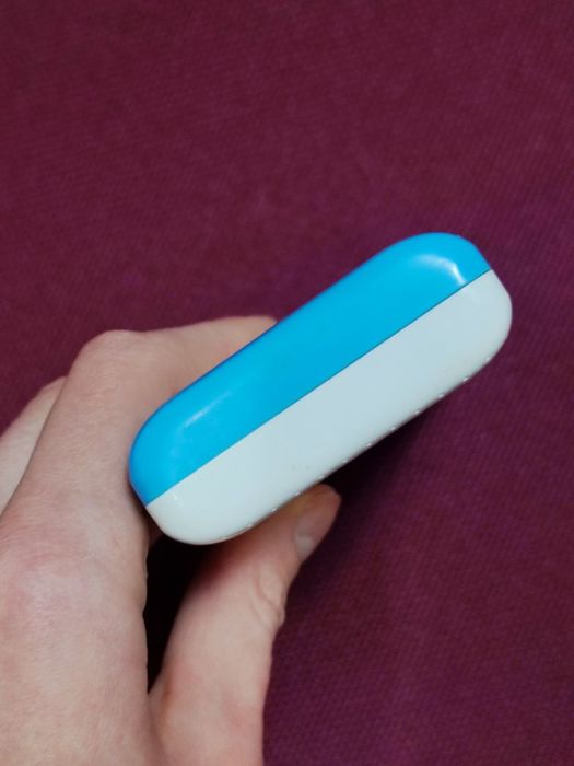 Повер банк на три виходи  з яскравим ліхтариком