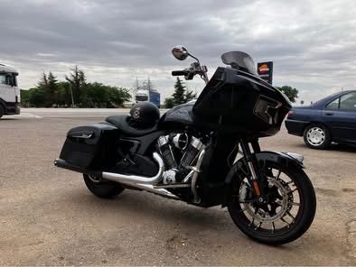 Vendo moto Indian CHALLENGER LIMITED como nova.