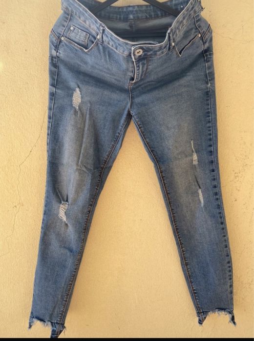 Calças ganga rasgadas 40/42