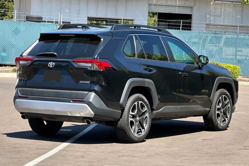 Toyota RAV4 Adventure      2020