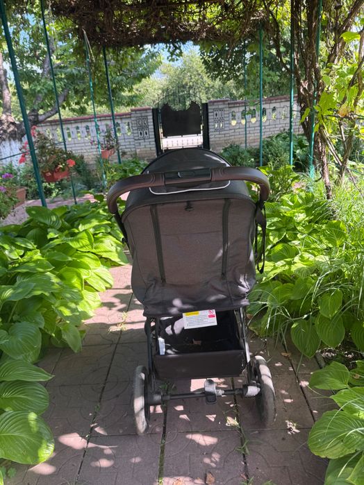Продам прогулянкову коляску Ninos