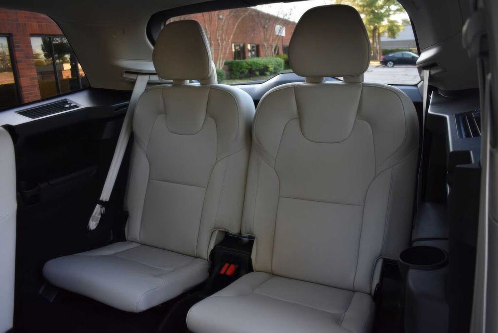 Volvo XC90 T6 Momentum 7-Passenger      2020