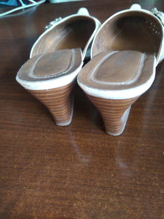 Сабо с длинным носком