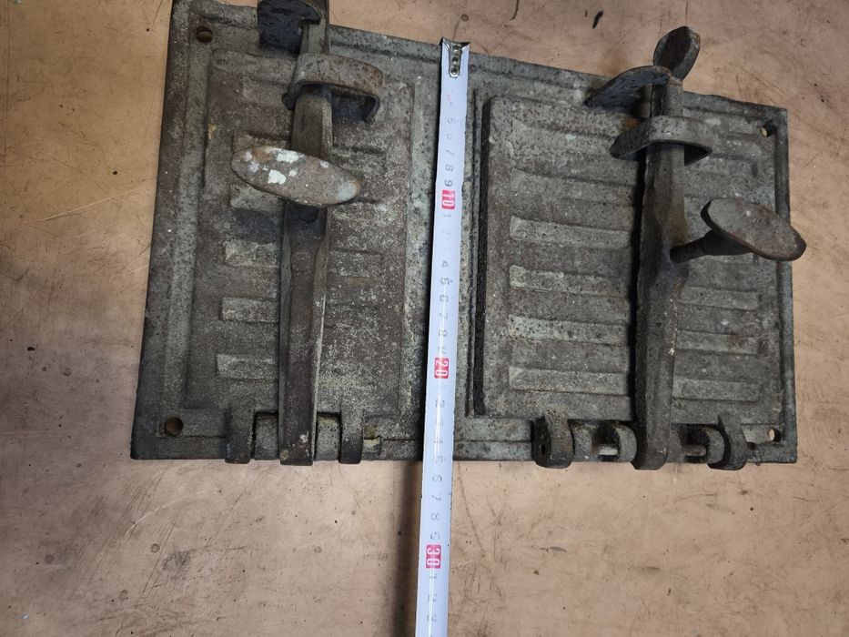 Двері для груби.