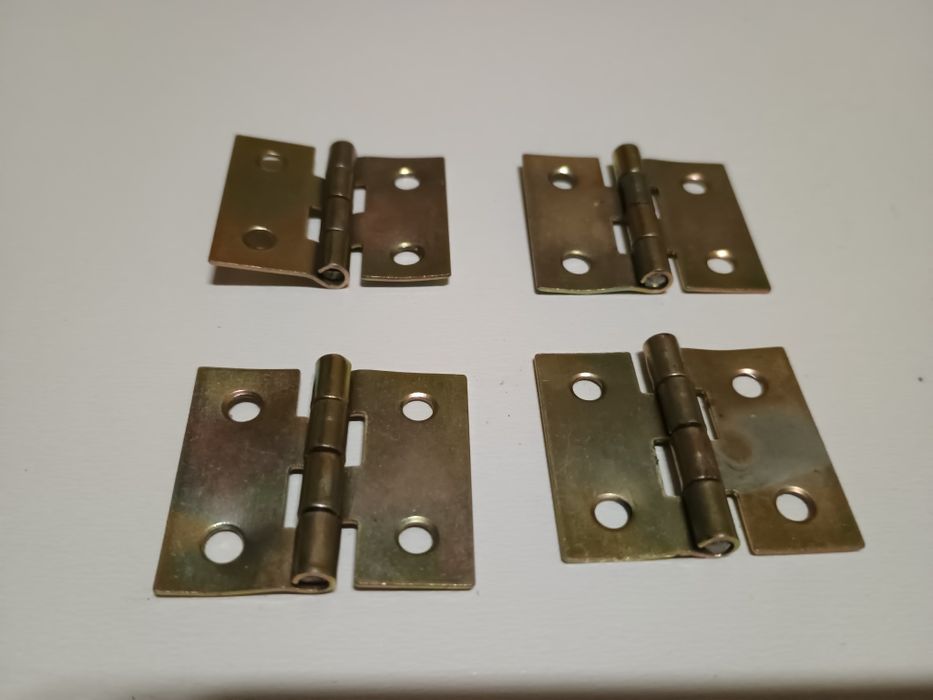 Петлі меблеві на 4 шурупа