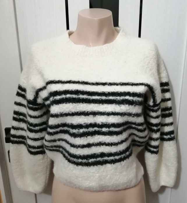 Шерстяний светр в смужки