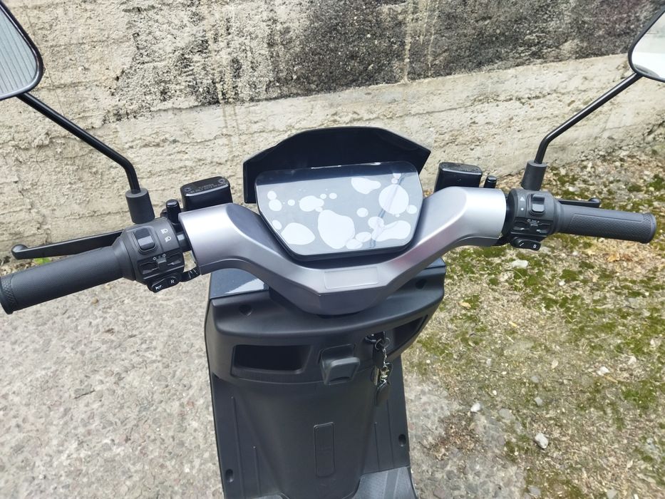 Електроскутер Corso Grande 2000W 72V35 Ah.
