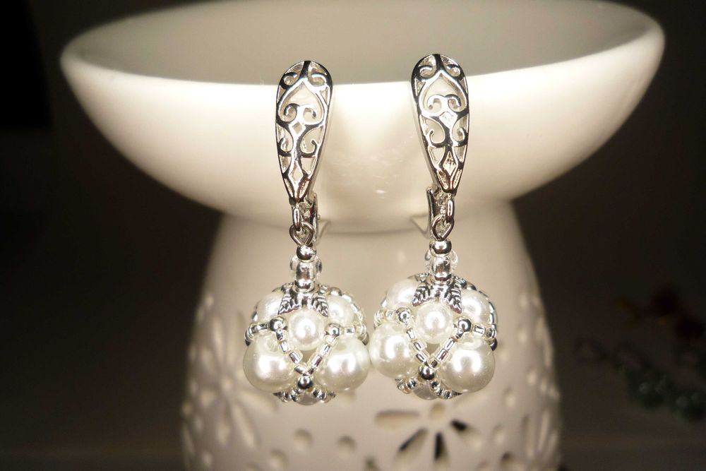 Комплект сережки та колье , біли перлини Preciosa, handmade