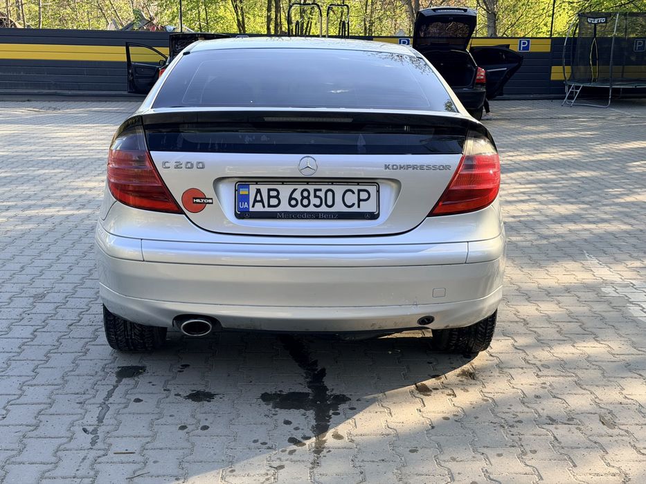 Mercedes-Benz C200