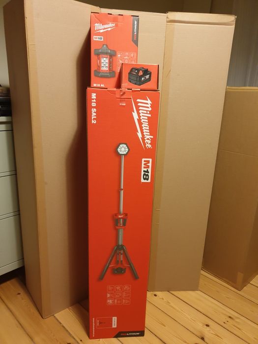 Zestaw lamp Milwaukee M18