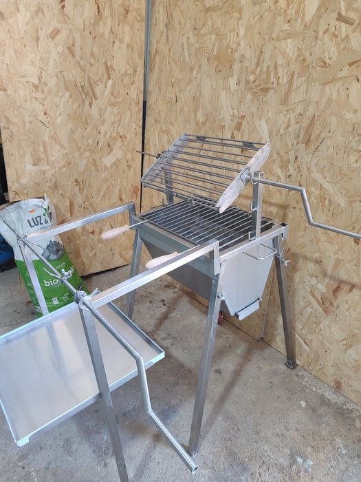Churrasqueira inox para pernil no espeto
