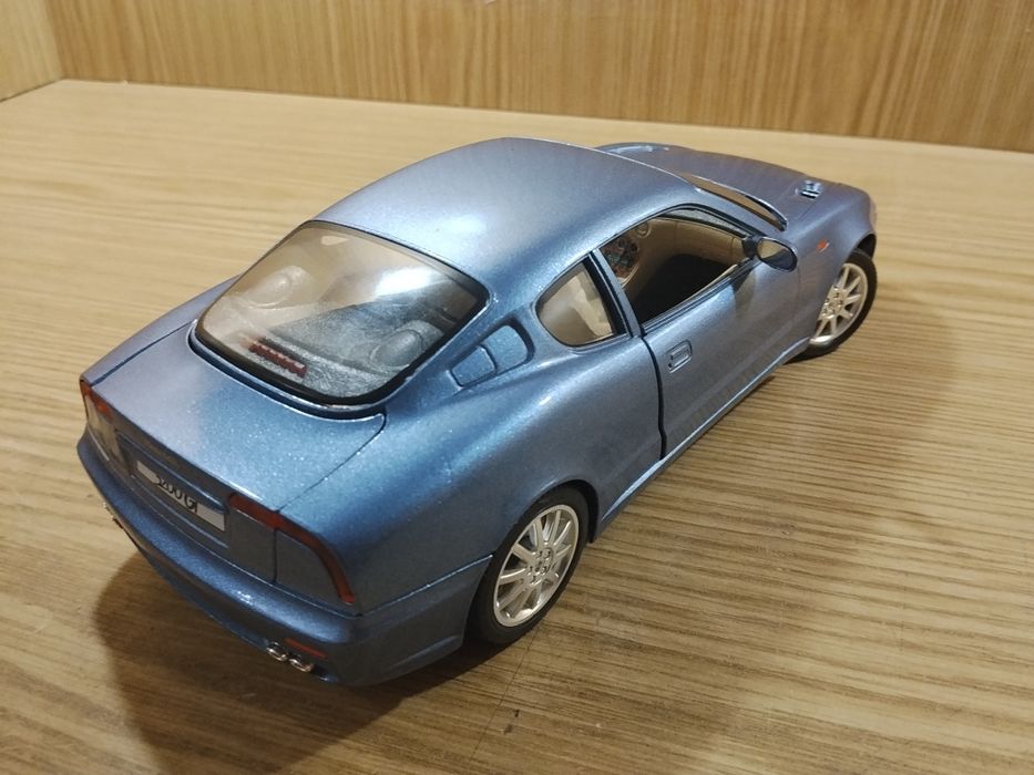 Модель машины авто Maserati 3200 gt 1998 1:18 burago Мазерати Металл