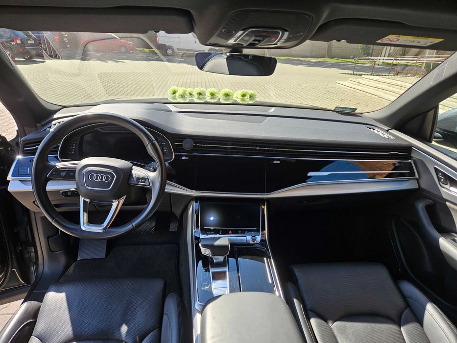 Audi Q8 wynajem Auto do ślubu