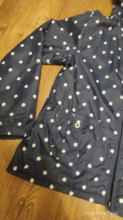 Куртка-вітровка на дівчинку 10-11років