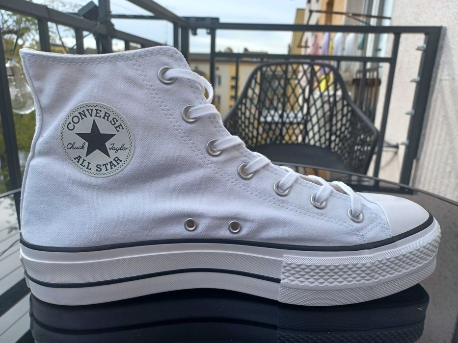 - Converse Chuck Taylor All Star - Trampki na platformie r. 42,5