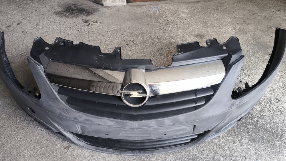 Parachoques original para opel corsa D 2008