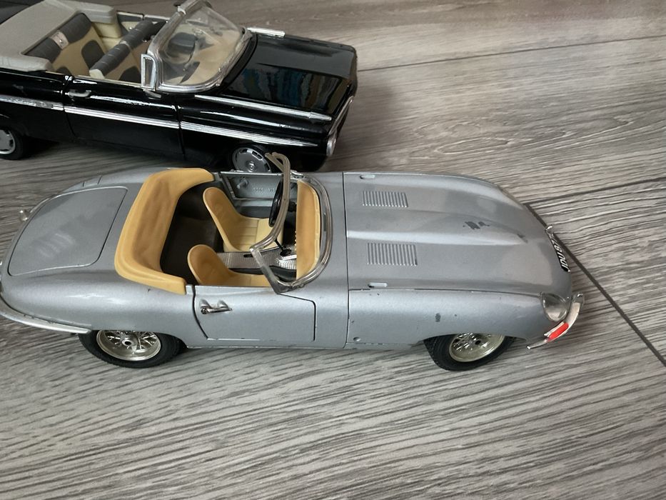 Model jaguar e type 1961 skala 1:18 zlom